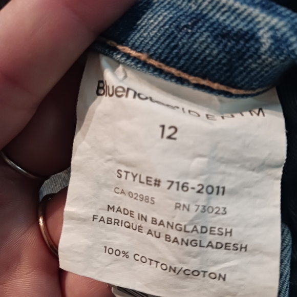 Bluenotes Ripped High Rise Mom Jeans- Sz. 12 - Picture 3 of 5